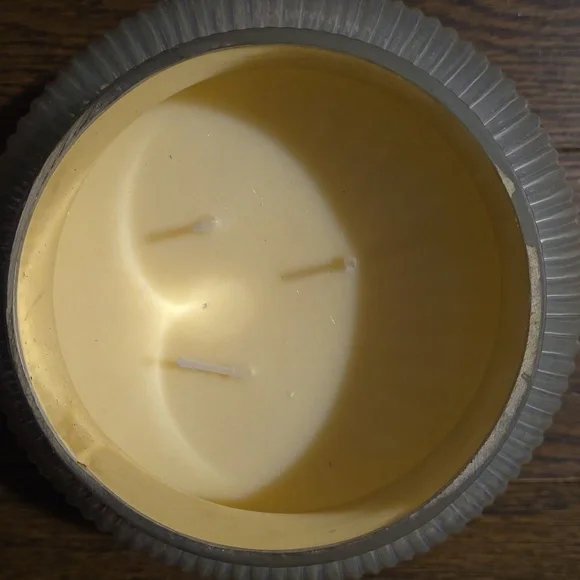 Capri Blue Volcano Glass Candle, Scent: Volcano, Size 50 oz., Retail $122.00 USD - Picture 7 of 12